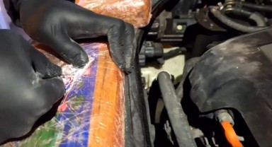 Otomobil'de 3 bin 16 gram kokain ele geçirildi