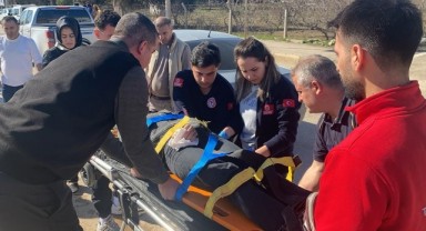 Otomobil ile kamyonet çarpıştı: 2 yaralı