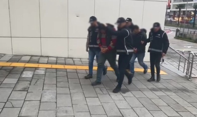 Otomobilde çok sayıda ruhsatsız tabanca ele geçirildi: 1 tutuklama