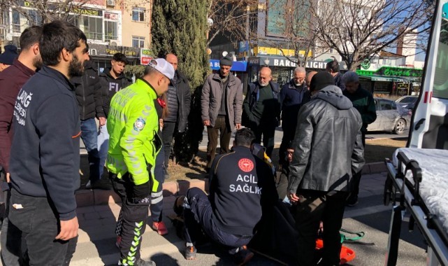 Otomobilin çarptığı yaşlı adam yaralandı