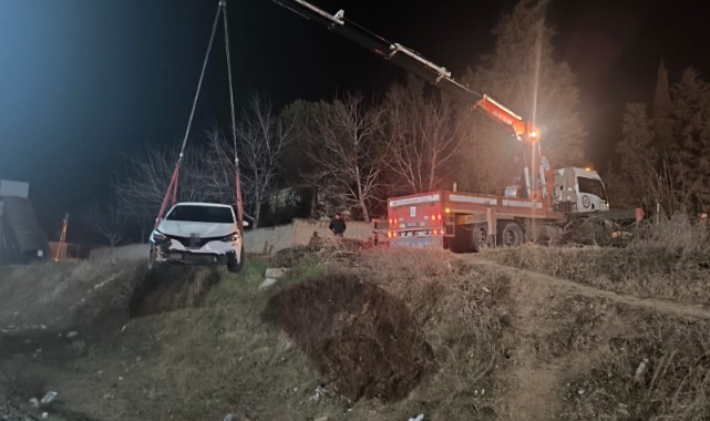 Polisten kaçarken demiryoluna uçtular: 2 gözaltı