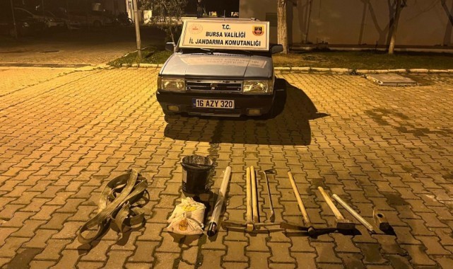 Roma dönemine ait mezarlığı asitle eritmeye çalışanlar yakalandı