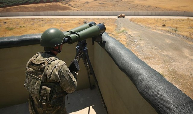 Şanlıurfa'nın Suriye sınırında terörist yakalandı