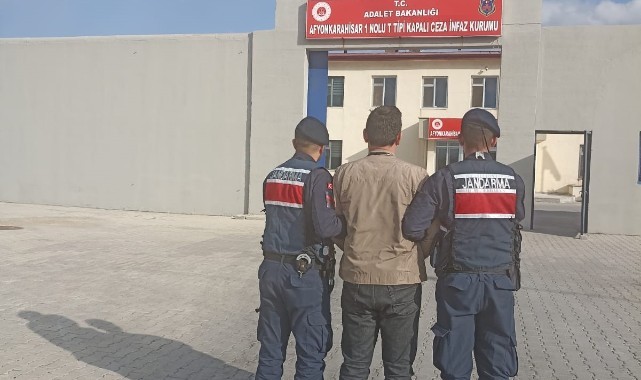 Silah kaçakçısı jandarma tarafından yakalandı