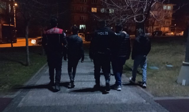 Sosyal medyadan tartışan çocuklar kavga etti: 2 yaralı