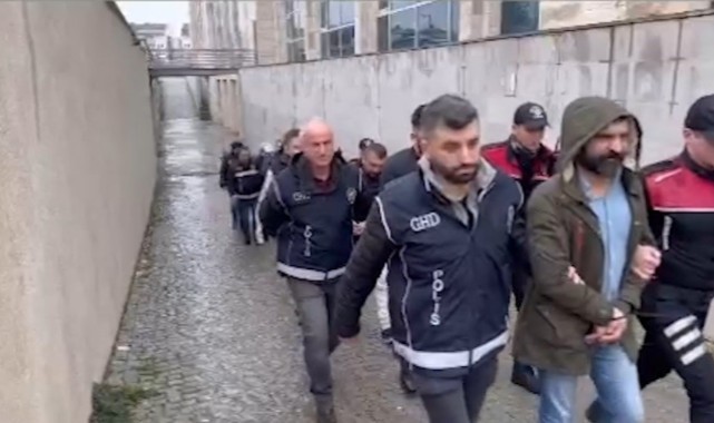 Umut tacirlerine darbe: 8 göçmen kaçakçısı tutuklandı