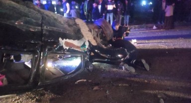 Viranşehir karayolunda iki otomobil çarpıştı: 4 yaralı