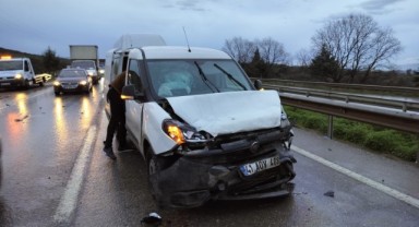 Zincirleme kazada güvenlik önlemi alan 2 polis ölümden döndü