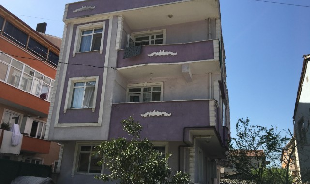3. kattan düşen 1,5 yaşındaki çocuk ağır yaralandı