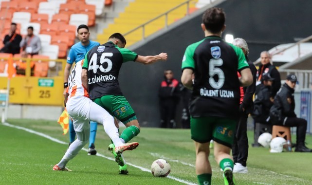 Adanaspor: 0 - Sakaryaspor: 0