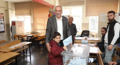 Başkan Adayı Erkmen oyunu kullandı! "Emeğimize sahip çıkalım"