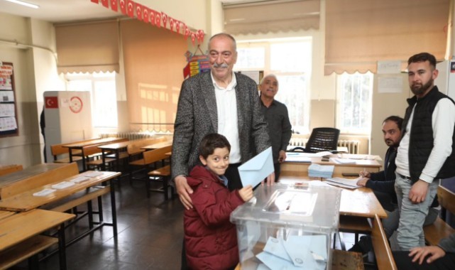 Başkan Adayı Erkmen oyunu kullandı! "Emeğimize sahip çıkalım"