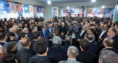 Başkan Baydilli'nin seçim ofisi yoğun ilgiyle açıldı