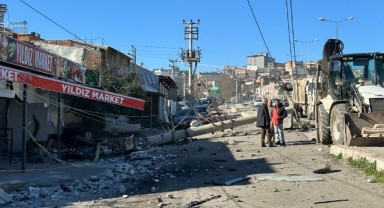 Beton direğe çarpan sürücü hayatını kaybetti