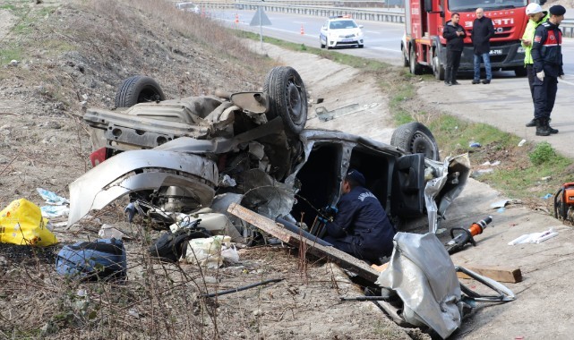 Cenaze yolunda feci kaza: 1 ölü, 1 yaralı
