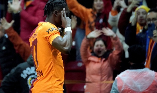 Derrick Köhn ilk gol sevincini yaşadı