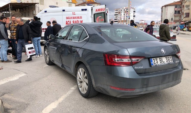 Elazığ’da motosiklet ile otomobil çarpıştı: 1 yaralı