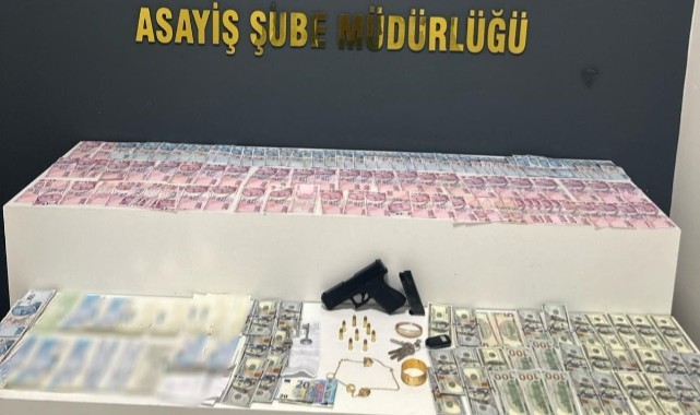 Evden döviz ve ziynet eşyası çalan hırsız yakalandı
