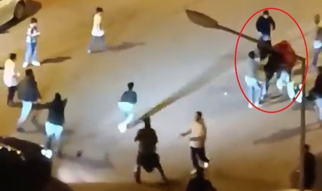 İki grup arasındaki kavga kamerada