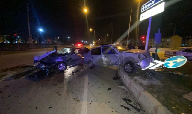 İki otomobilin çarpıştığı trafik kazası: 7 yaralı