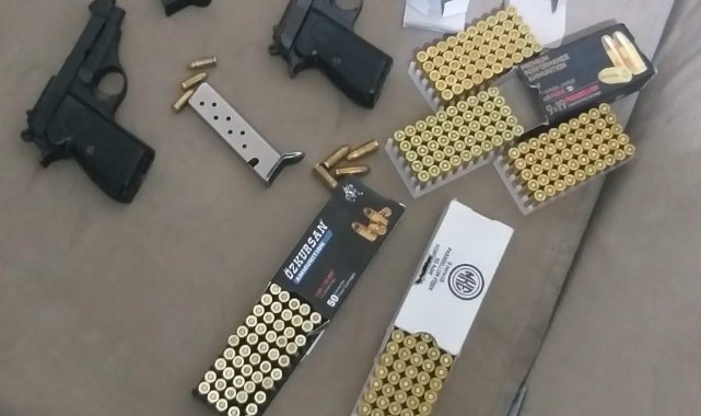 Kaçak silah operasyonu: 8 tabanca ele geçirildi