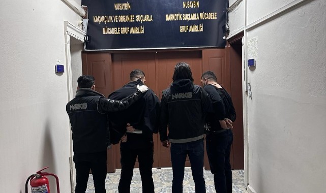 Mardin’de 'dur' ihtarına uymayan 2 firari tutuklandı