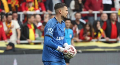 Mateusz Lis, kalesine duvar ördü