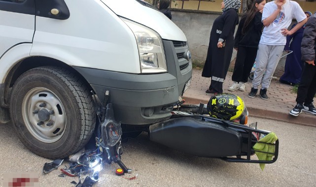 Motosiklet sürücüsü polisten kaçarken kaza yaptı: 2 yaralı