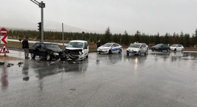 Niğde’de trafik kazası: 2 Yaralı