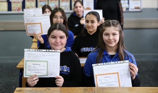 Öğrencilere sosyal etkinlik içerikli yeni karneler dağıtılacak