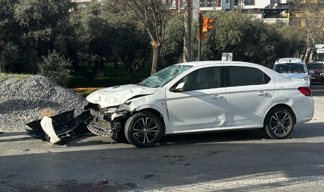 Otomobil ile motosiklet çarpıştı: 1 ağır yaralı