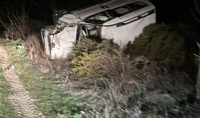 Otomobil takla atıp şarampole devrildi: 4 yaralı