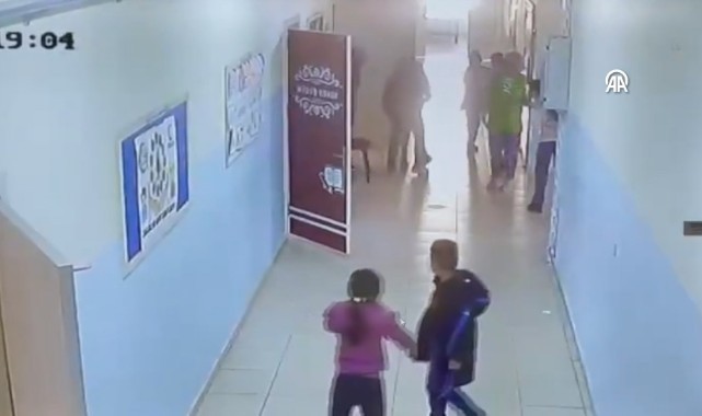 Şanlıurfa'da boğazına yabancı cisim kaçan öğrenciyi okul müdürü kurtardı