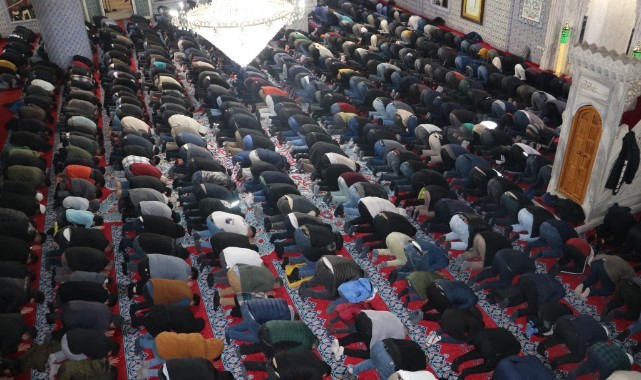 Şanlıurfa'da ilk teravih namazı kılındı