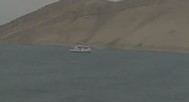 Şiddetli fırtınadan dolayı feribot iskeleye yanaşamadı