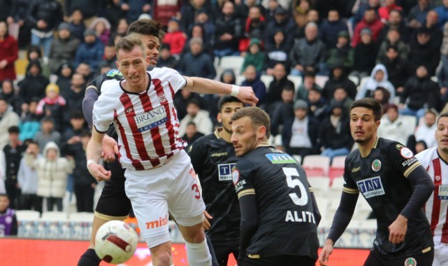 Sivasspor, Süper Lig’de 9. mağlubiyetini aldı