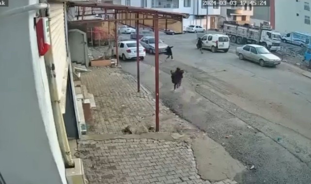 Siverek'te yola fırlayan çocuğa otomobil çarptı!