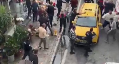 Trafikteki laf dalaşı silahlı kavgaya döndü: 2 yaralı
