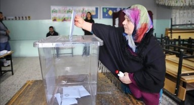 Türkiye yerel yöneticilerini seçiyor