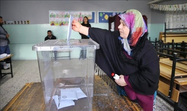 Türkiye yerel yöneticilerini seçiyor