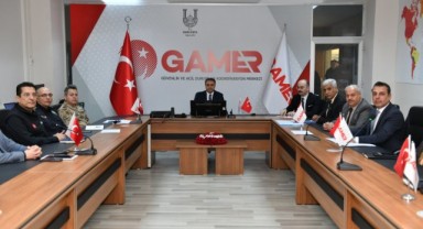 Vali Şıldak'tan Seçim Koordinasyon Merkezi'nde çağrı yaptı