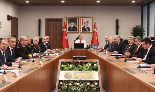 Yerlikaya, yerel seçimlere ilişkin video konferans gerçekleştirdi