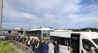 4 işçi servisi zincirleme kazaya karıştı: 2 yaralı
