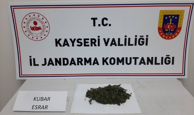 Durdurulan araçtan uyuşturucu çıktı