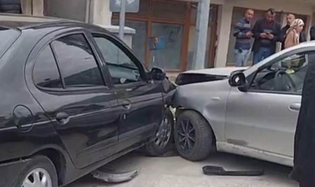 Düzce’de otomobil çarpıştı: 3 yaralı