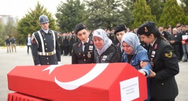 Görevde kalp krizi geçiren uzman çavuş son yolculuğuna uğurlandı