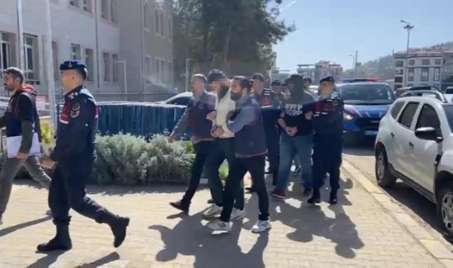 Halka arz vaadi ile vatandaşları dolandıran 5 kişi tutuklandı