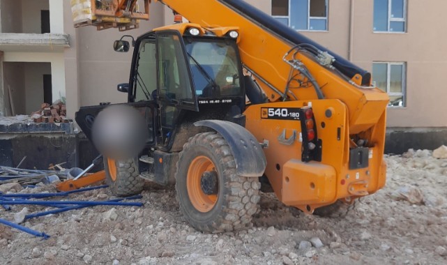 İş makinesinin çarptığı işçi hayatını kaybetti