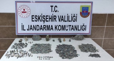 Jandarma ekipleri bin 866 adet tarihi eser ele geçirdi