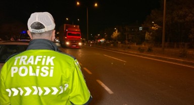 Kamyonun çarptığı yaya hayatını kaybetti